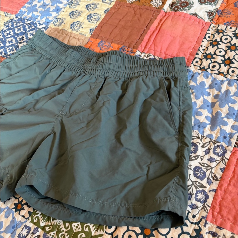 Columbia shorts size medium - Picture 2 of 13